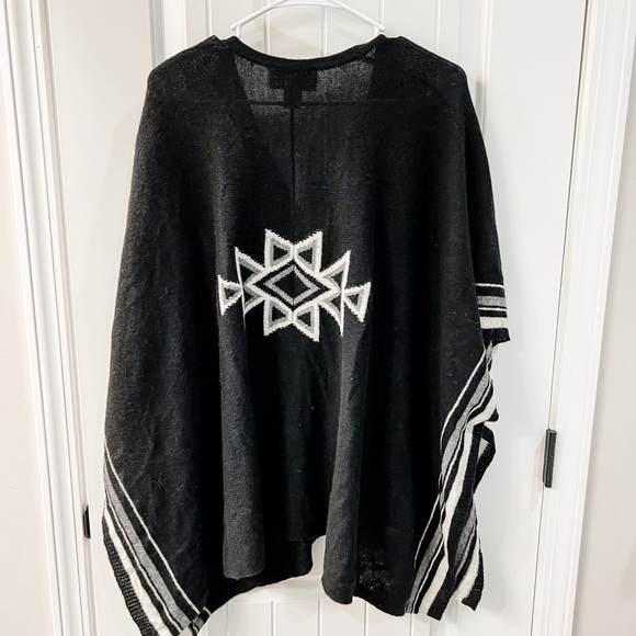 PLY Black Cashmere Aztec Poncho - Picture 7 of 11